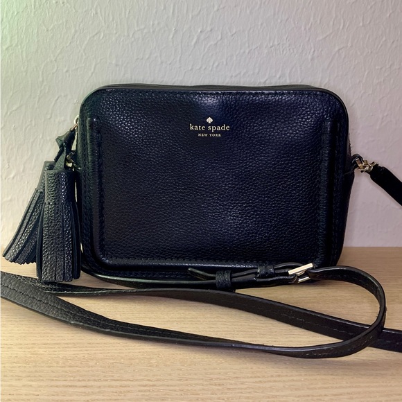 kate spade Handbags - 🚨LAST CHANCE🚨 Kate Spade Crossbody Bag